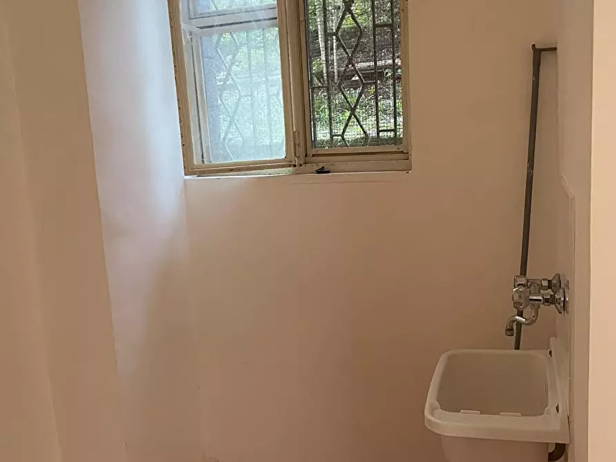 Immagine 5 di Negozio in affitto  in Via Nuova Panoramica  1020 a Messina