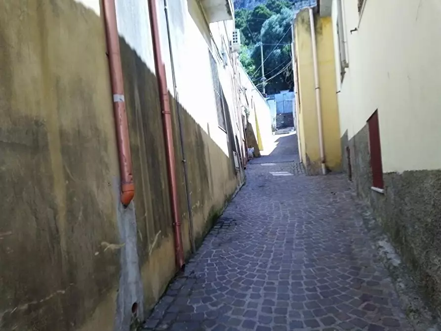 Immagine 3 di Garage in vendita  in Vico San Martino 1 a Sarno