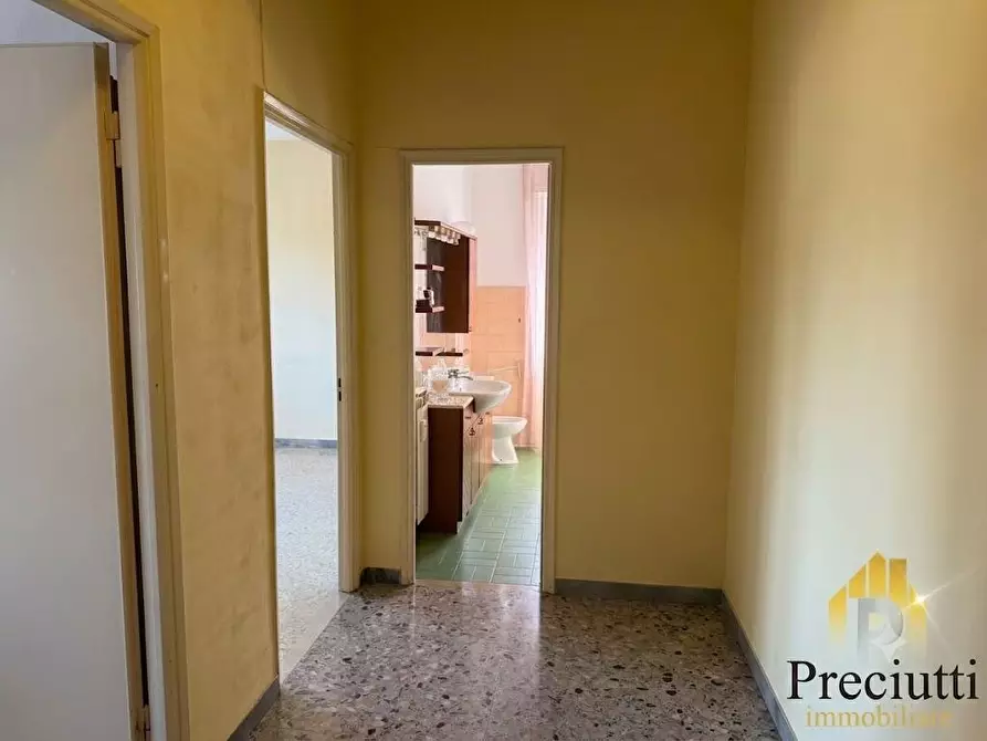 Immagine 2 di Appartamento in vendita  in VIA SALVATORE PINCHERLE 181 a Roma