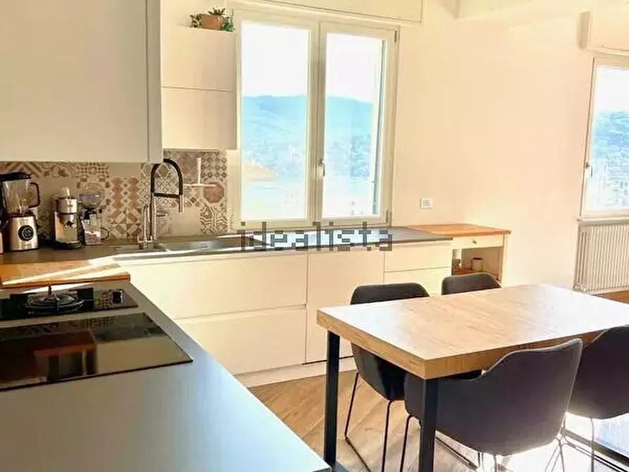 Immagine 5 di Appartamento in vendita  in VIA PRIVATA SAN ROCCO 60 a Rapallo