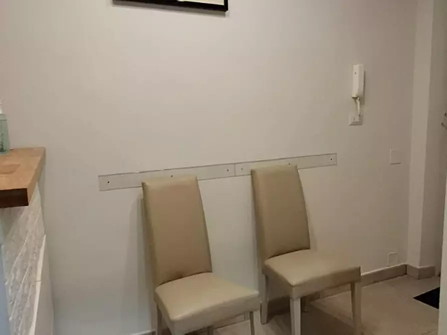 Immagine 4 di Camera condivisa in affitto  a Trani