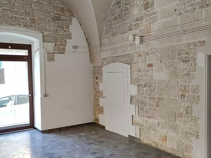 Immagine 13 di Attività commerciale in affitto  in Via Estramurale Lucatorto 30 B a Bitetto