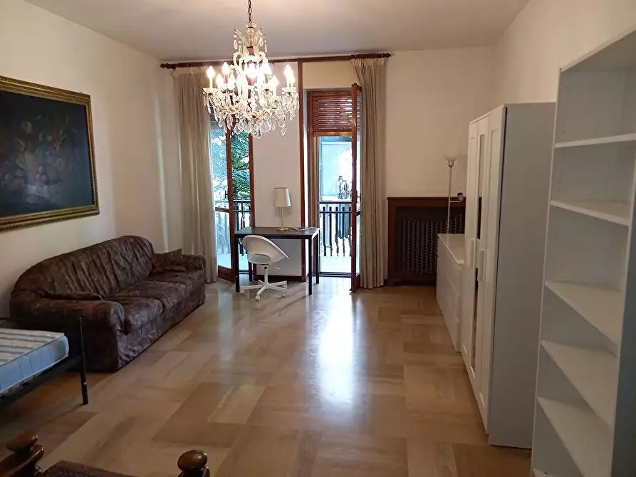 Immagine 3 di Appartamento in affitto  in Viale  della libertà  17 a Pavia