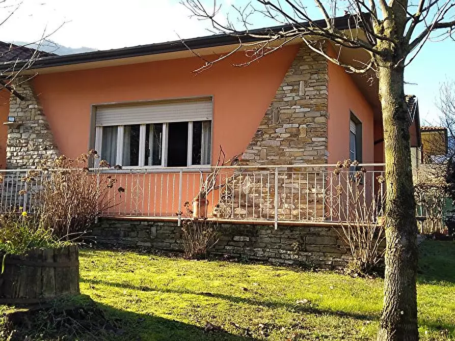 Immagine 5 di Villa in affitto  in Via Salvatore quasimodo  54 a Borgo A Mozzano