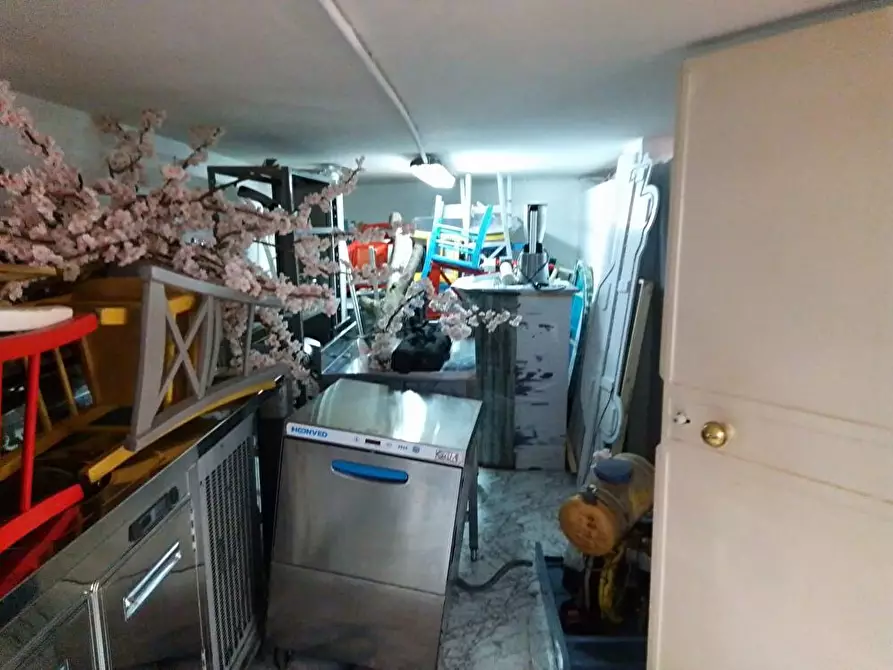 Immagine 6 di Laboratorio in affitto  in Via Castagnitiello 1 a Sarno