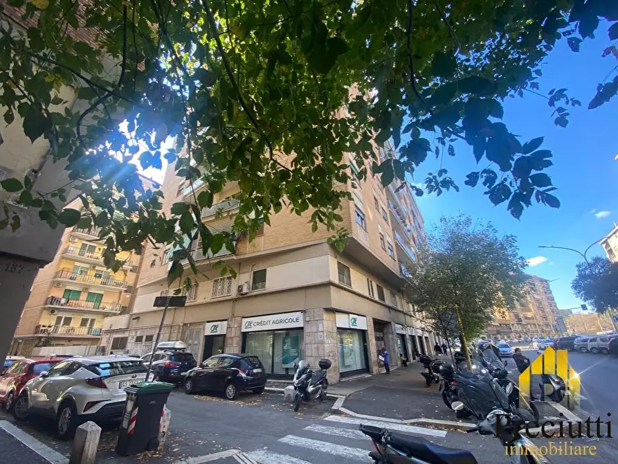 Immagine 1 di Appartamento in vendita  in VIA FRANCESCO GRIMALDI 141 a Roma