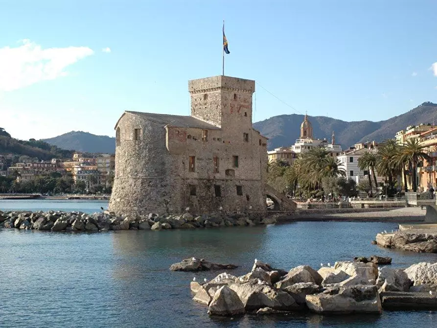 Immagine 2 di Appartamento in vendita  in VIA BETTI 70 a Rapallo