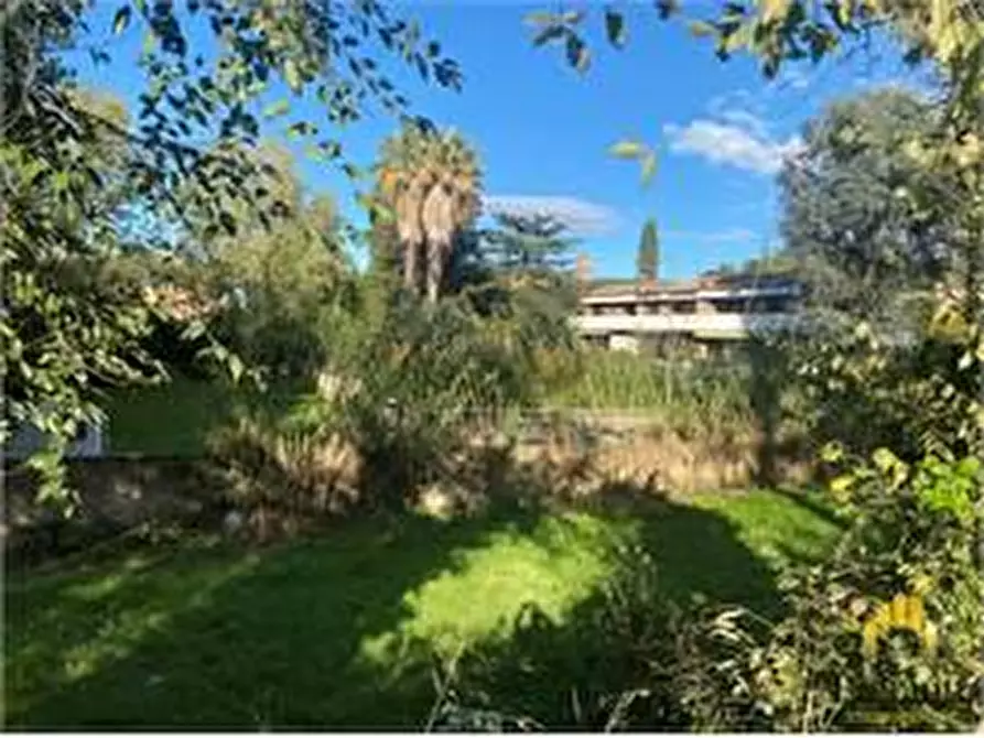 Immagine 6 di Terreno in vendita  a Roma