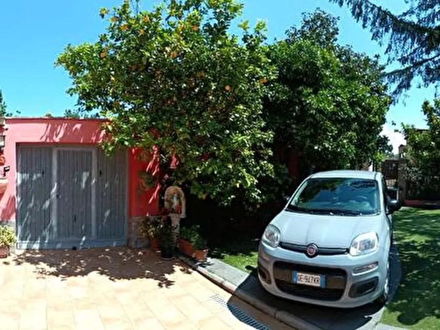 Immagine 4 di Casa semindipendente in vendita  in VIA APPIA NUOVA 1248 a Roma