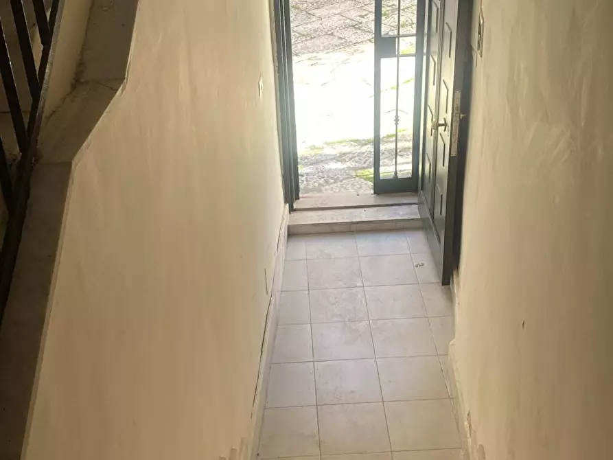 Immagine 10 di Camera in affitto  in vico Massarenghi 23 a Bitonto