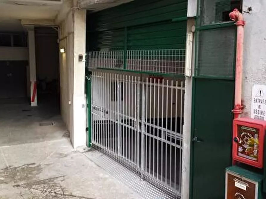 Immagine 1 di Box auto in affitto  in via giuseppe belluzzo 43 a Roma