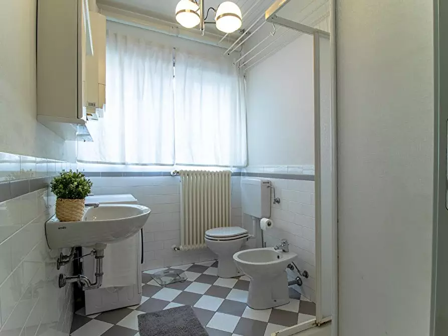 Immagine 13 di Appartamento in affitto  a Parma