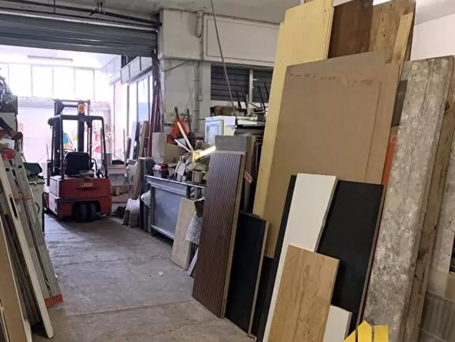 Immagine 13 di Negozio in affitto  in VIA ANTONIO SOGLIANO 74 a Roma