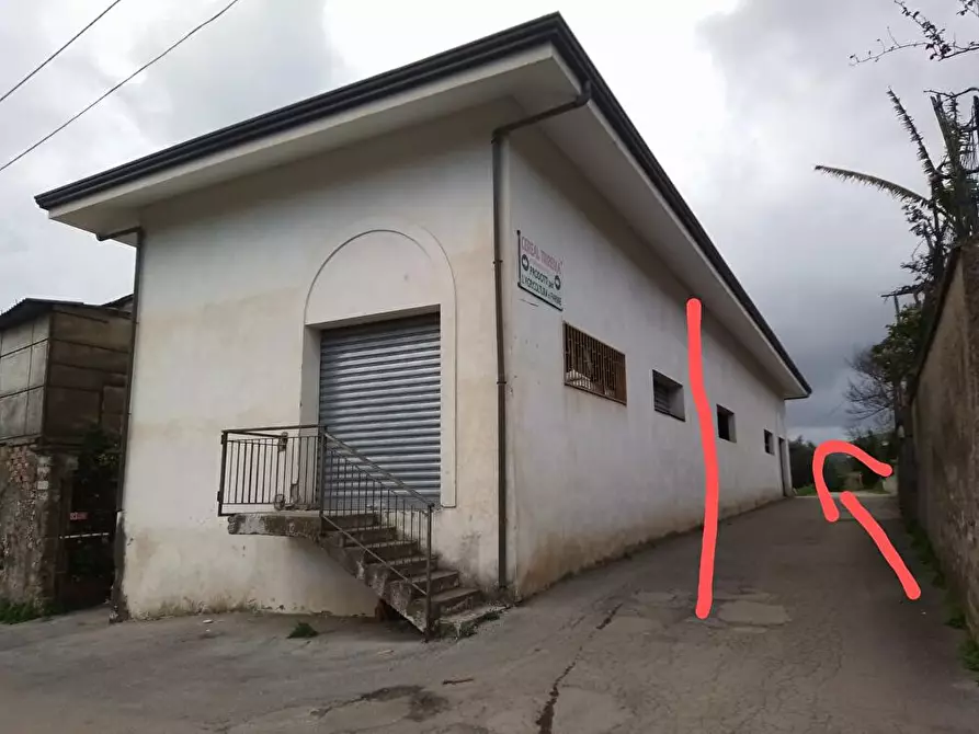 Immagine 3 di Deposito in affitto  in Via Starza 1 a Cava De' Tirreni