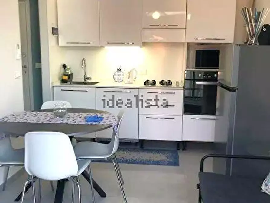 Immagine 2 di Bilocale in vendita  in VIA PRIVATA DEI GLICINI 7 a Rapallo