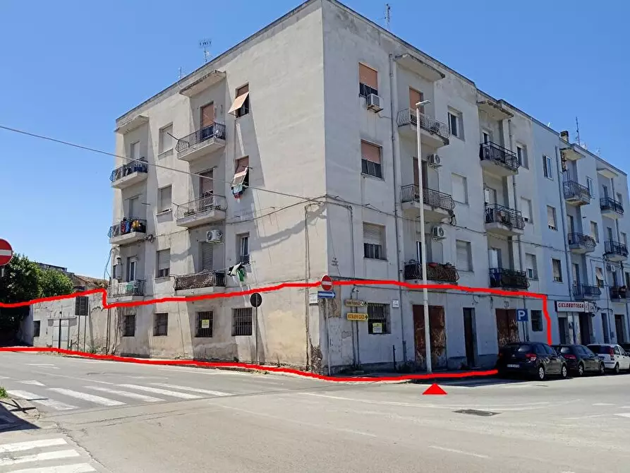 Immagine 2 di Magazzino in vendita  in Viale Porto Torres 2 a Sassari