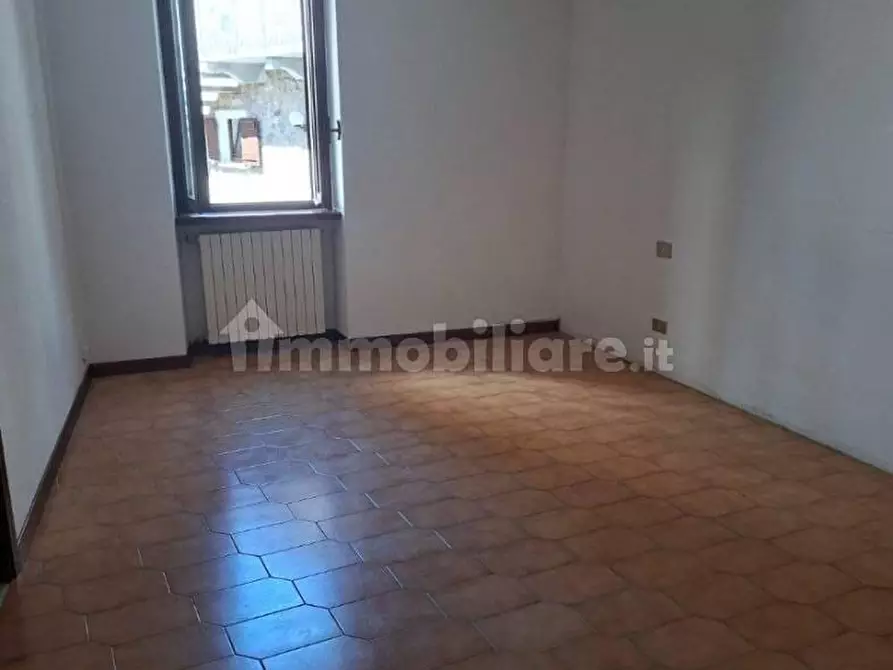 Immagine 3 di Appartamento in affitto  a Laveno-Mombello