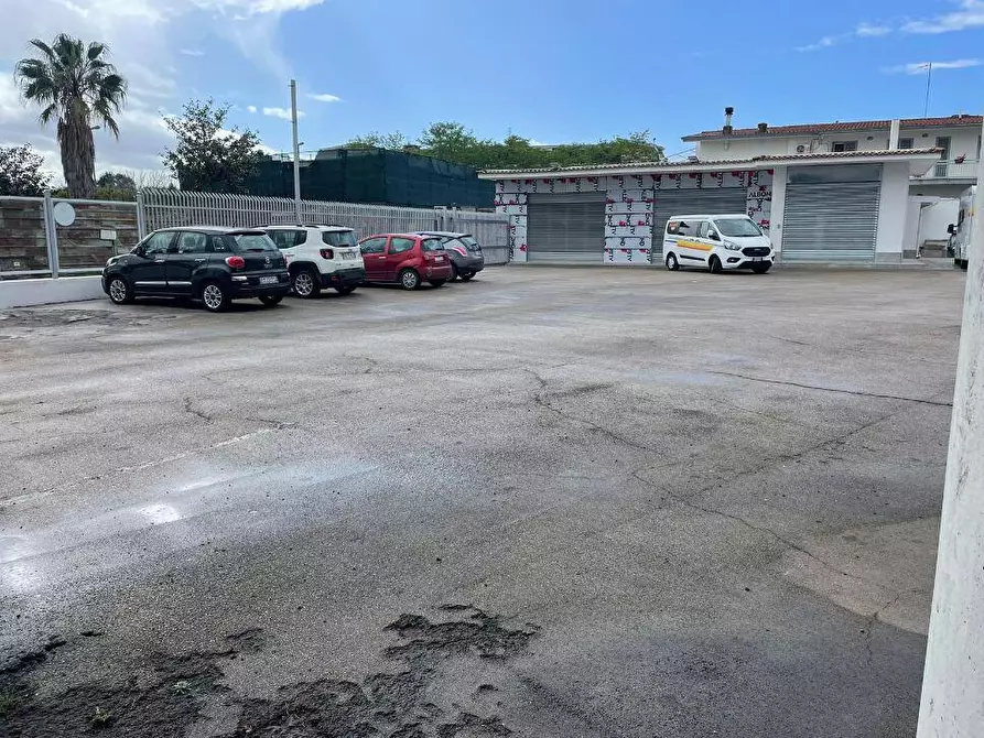Immagine 11 di Locale commerciale in affitto  in via lucania 1 a Melito Di Napoli