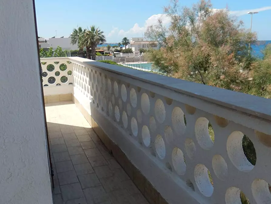 Immagine 18 di Villa in vendita  in via Bari km 788 a Giovinazzo