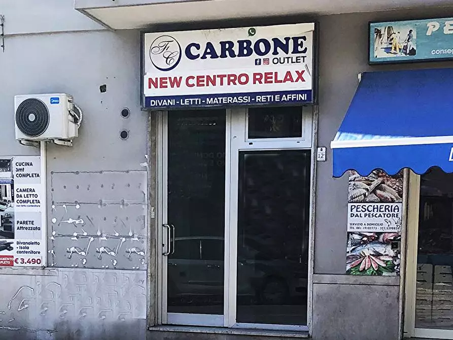 Immagine 4 di Locale commerciale in affitto  in Corso Nicola Terracciano 10 a Pozzuoli