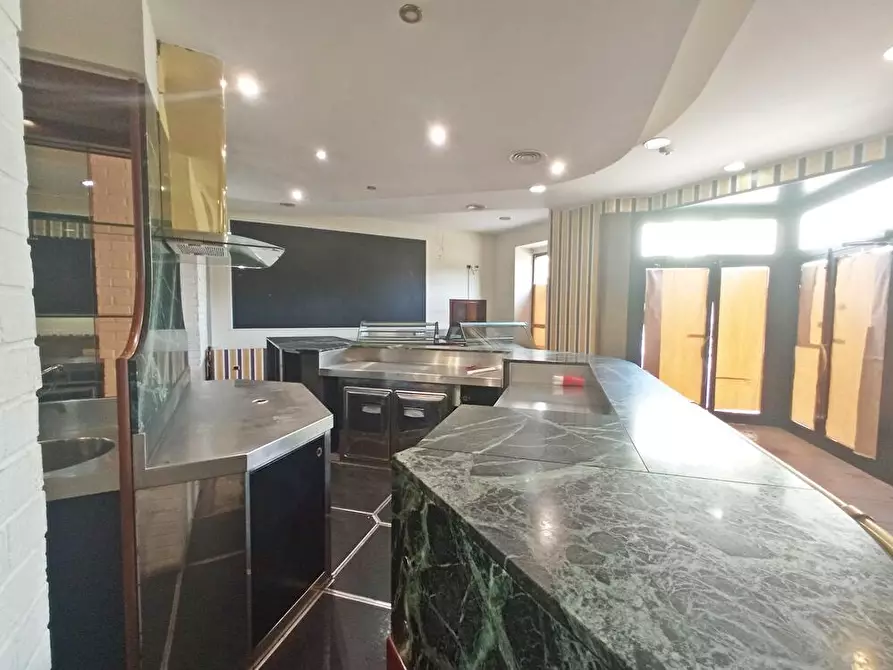 Immagine 11 di Bar / Ristorante in vendita  in Via Carlo Felice 5 a Sassari