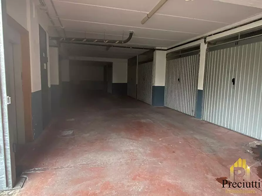 Immagine 21 di Box auto in vendita  in VIA DEL FONTANILE ARENATO 308 a Roma