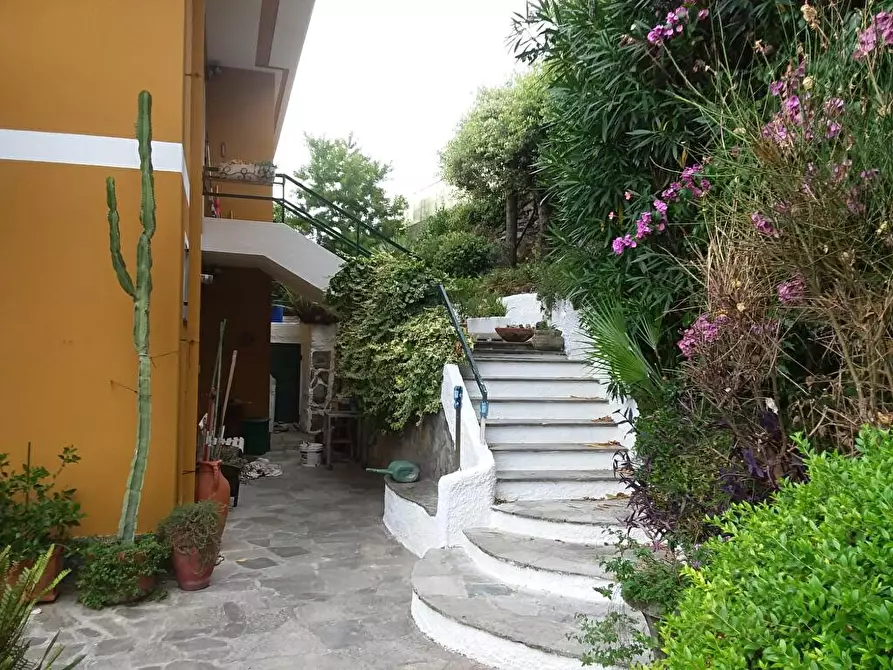 Immagine 8 di Quadrilocale in vendita  in VIA CORNICE DI S. AMBROGIO 88 a Rapallo