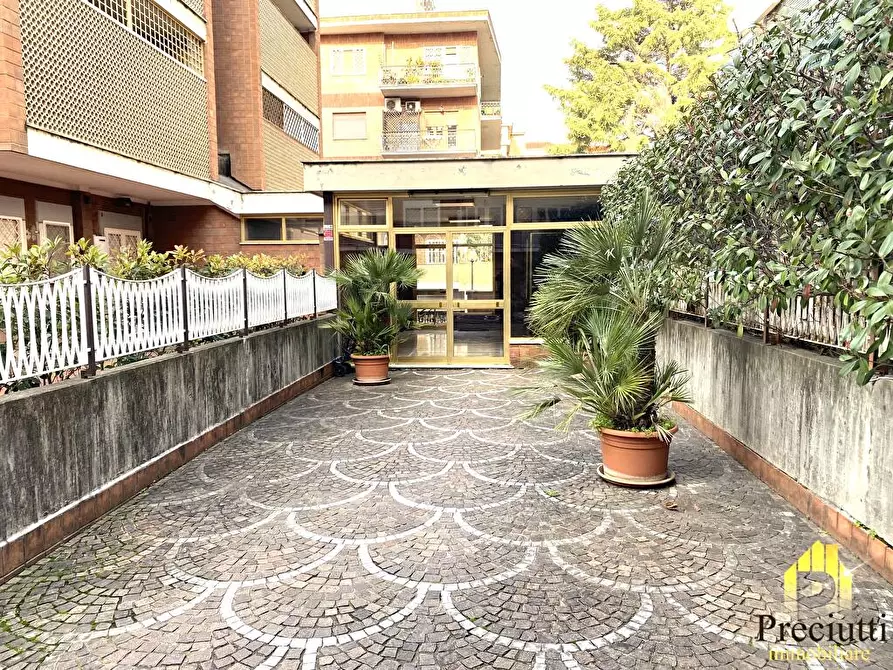 Immagine 32 di Appartamento in vendita  in VIA ANTONIO SOGLIANO 20 a Roma