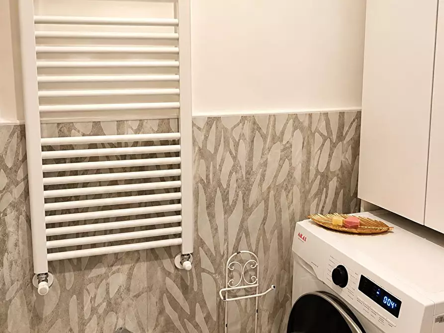 Immagine 9 di Appartamento in vendita  a Carrara