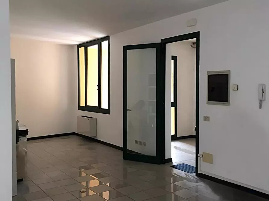 Immagine 9 di Ufficio in affitto  a Limena