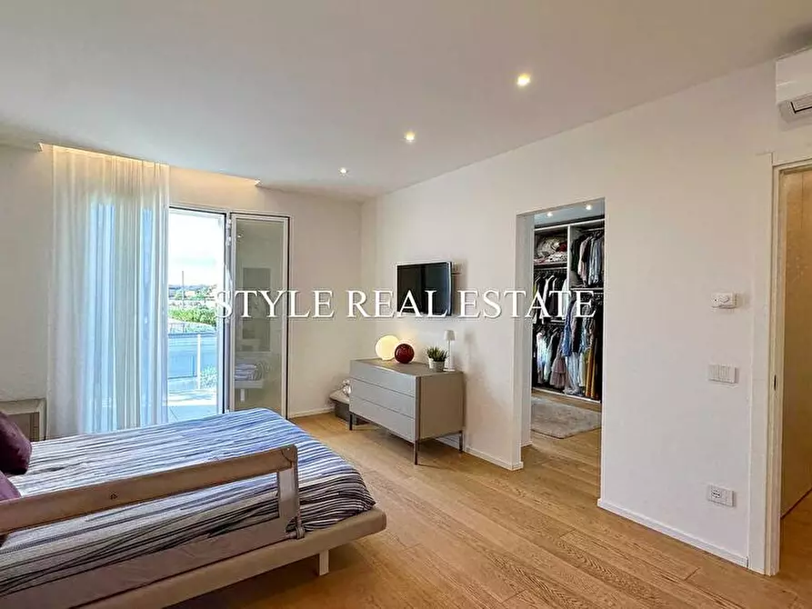 Immagine 29 di Villa in vendita  in Professore Lino Romano 25 a Siracusa