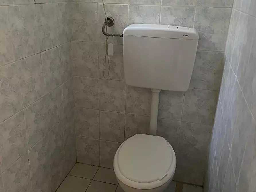 Immagine 7 di Negozio in affitto  in Via Nuova Panoramica  1020 a Messina