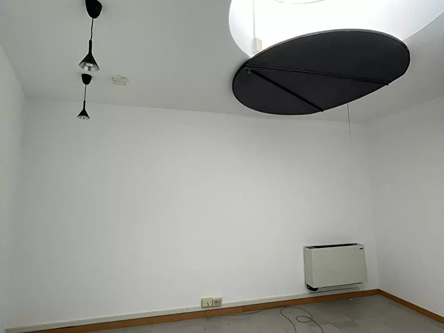 Immagine 8 di Ufficio in affitto  a Limena