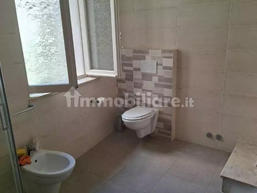 Immagine 4 di Appartamento in affitto  a Laveno-Mombello