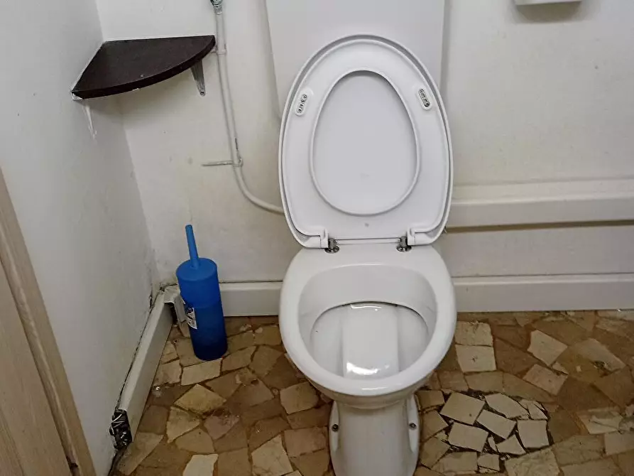 Immagine 6 di Locale commerciale in affitto  a Bologna