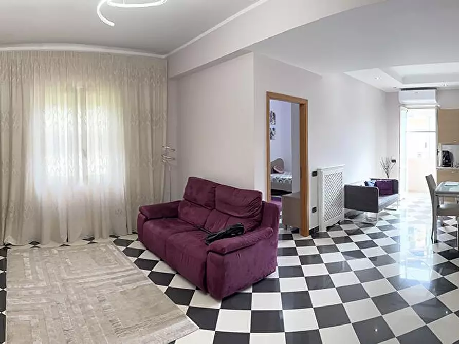 Immagine 2 di Appartamento in vendita  in Via Raimondo Annecchino  100 a Pozzuoli