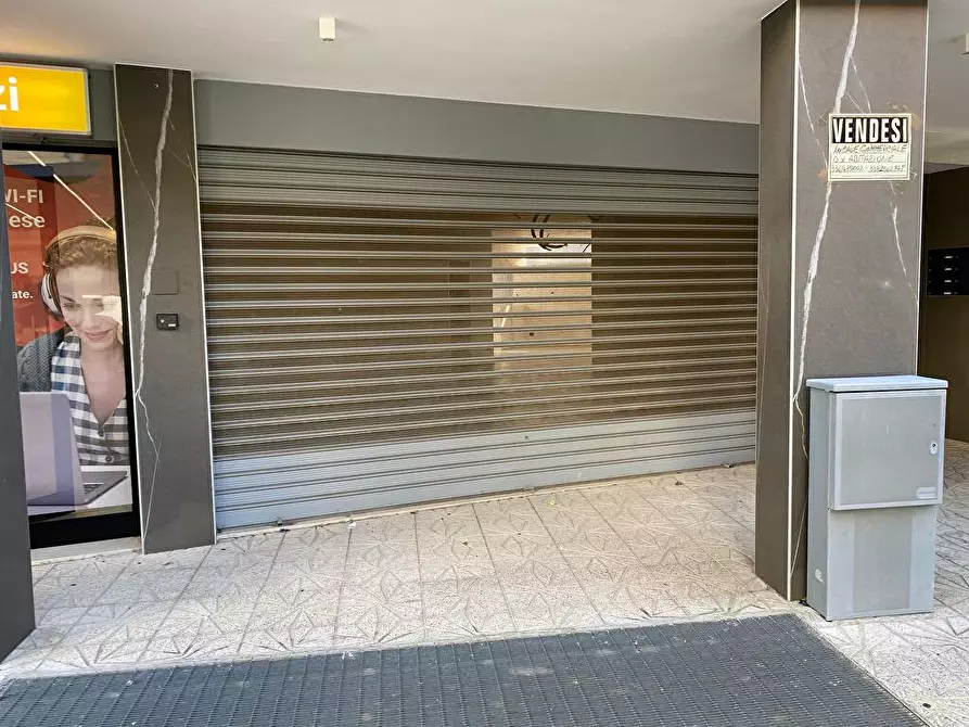 Immagine 1 di Attività commerciale in vendita  in Via Don Luigi Sturzo  78/b a Andria