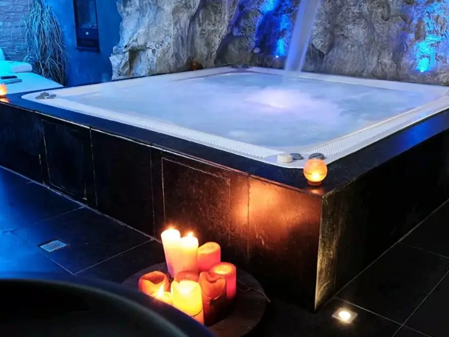 Immagine 12 di Villa in affitto  a Coriano