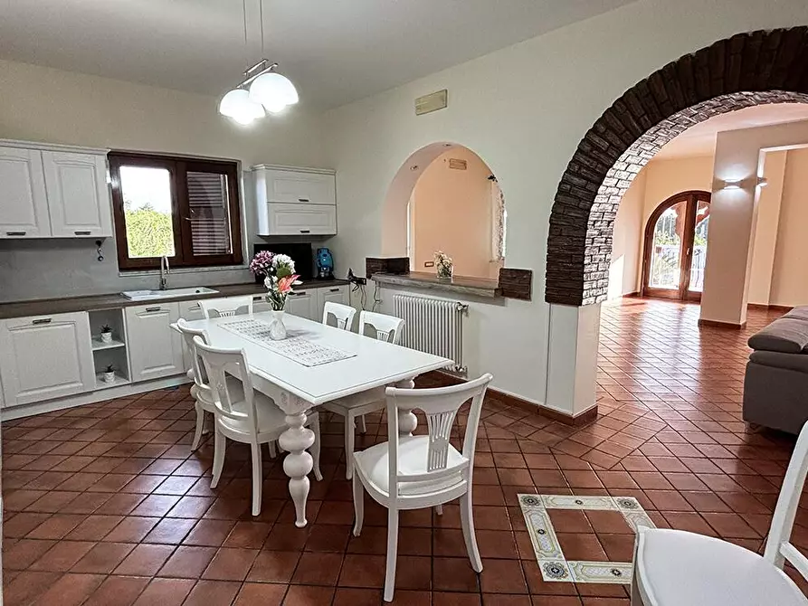 Immagine 15 di Villa in vendita  in Via Masseria Vecchia snc a Giugliano In Campania