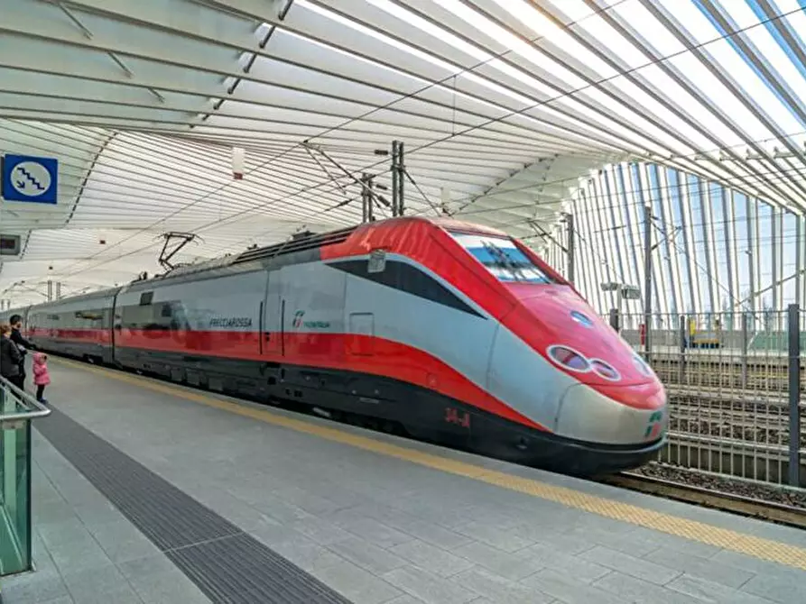 Immagine 12 di Locale commerciale in affitto  in VIA DELLA MOLETTA  15 a Roma