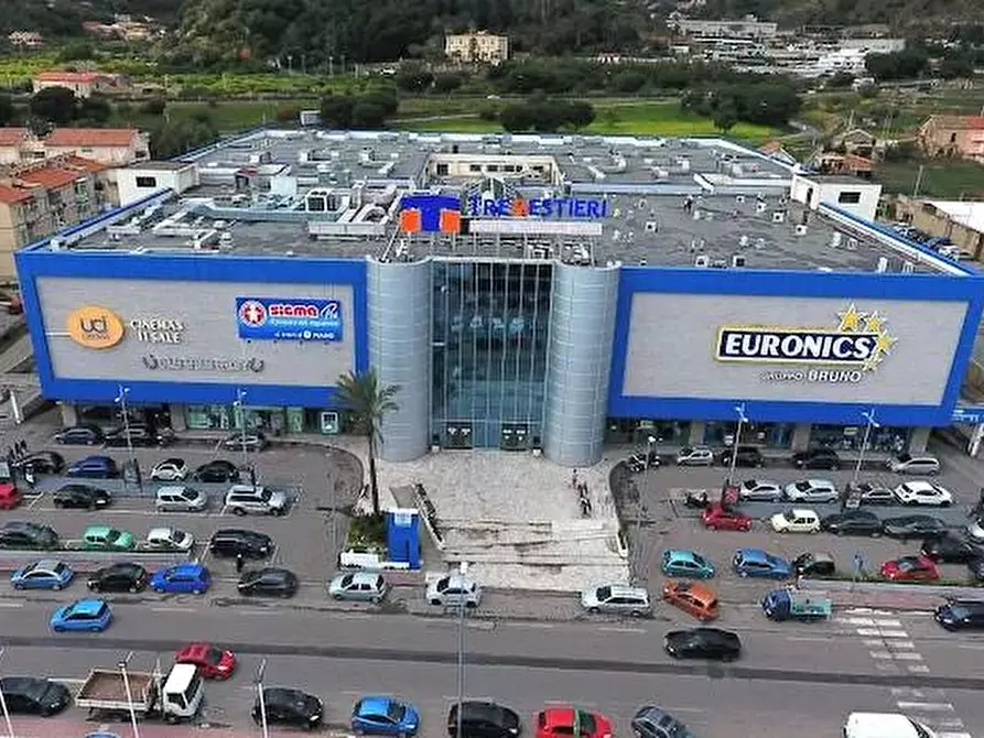 Immagine 1 di Negozio in affitto  in S.S.114 Km.6.200 Tremestieri (ME) SNC a Messina