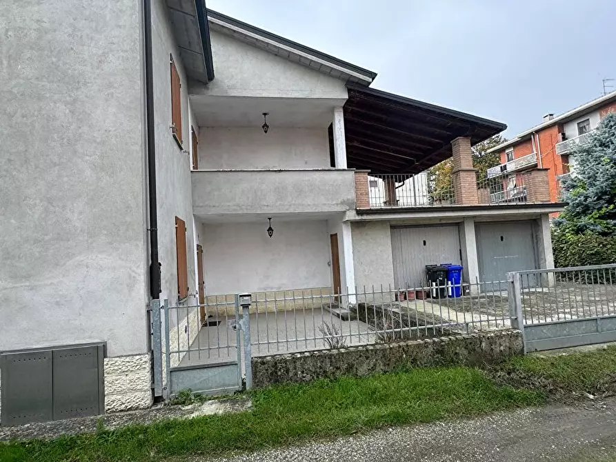 Immagine 4 di Casa indipendente in vendita  in roma 73 a Medesano