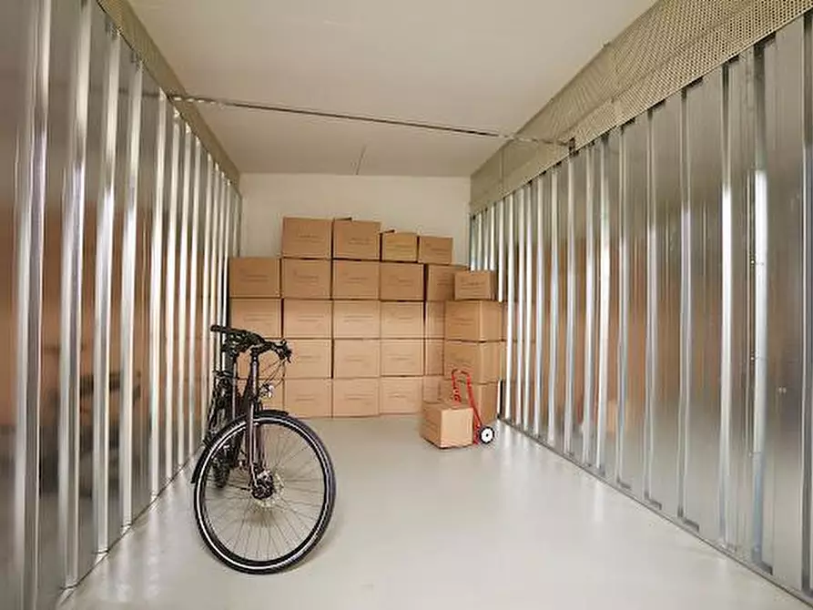 Immagine 2 di Garage in affitto  in via Pacinotti  30 a Verona