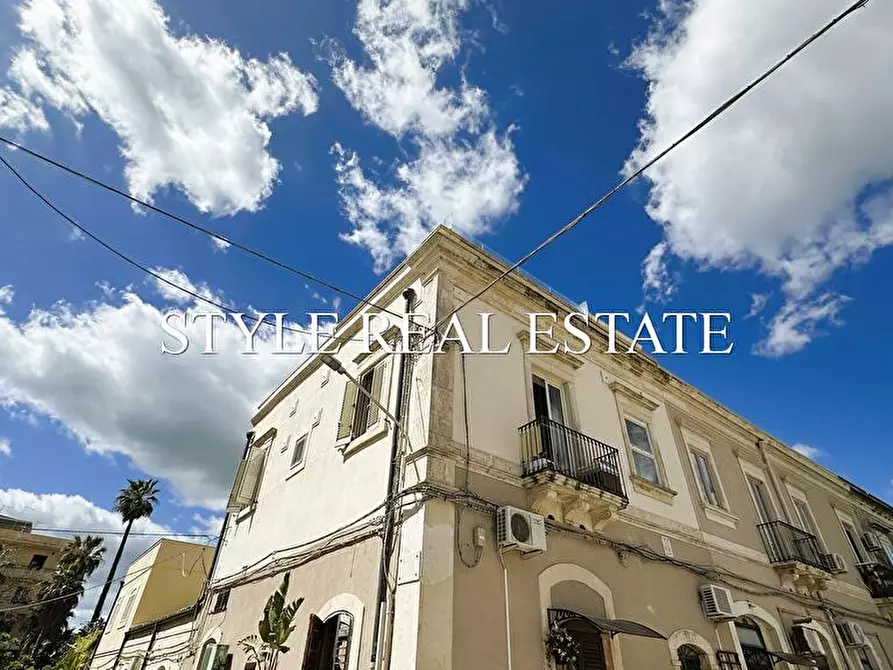 Immagine 13 di Appartamento in vendita  in Via Cimone 10 a Siracusa