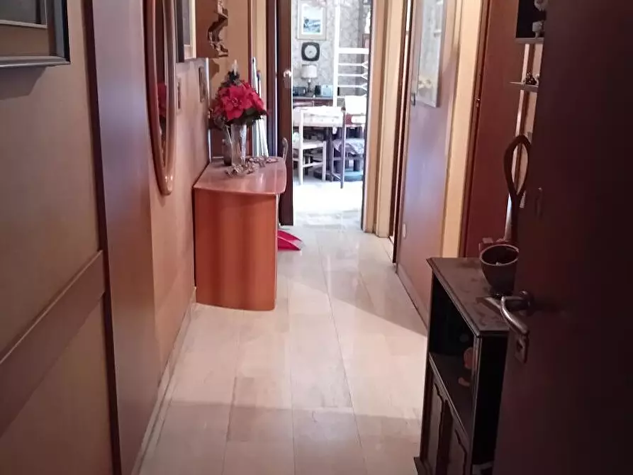 Immagine 5 di Appartamento in vendita  in via Gaetano Salvemni  5 a Milano