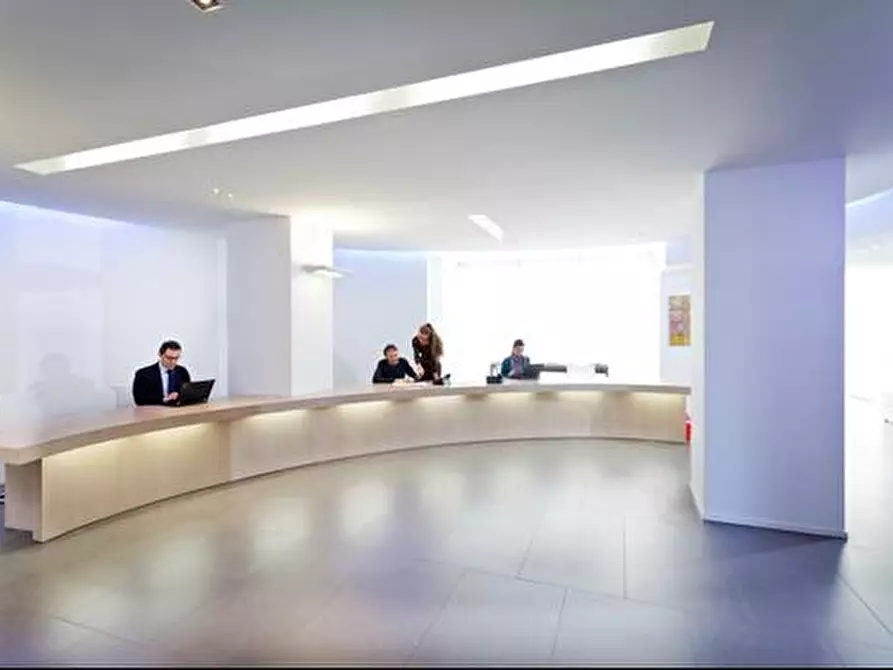 Immagine 3 di Ufficio in affitto  in CORSO SEMPIONE  43 a Milano