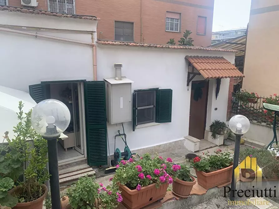 Immagine 5 di Appartamento in vendita  in VIA DEGLI AMODEI 92 a Roma