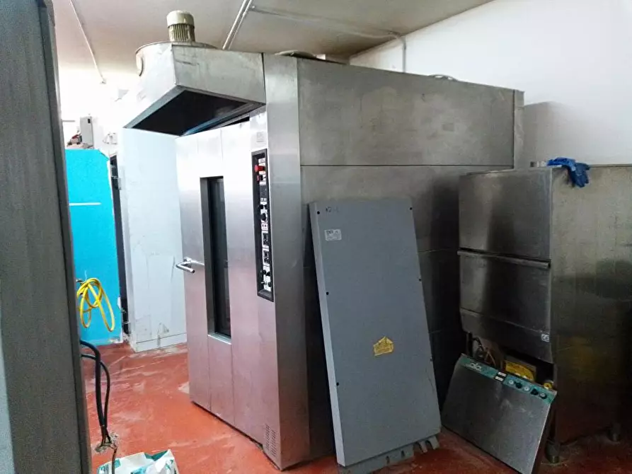 Immagine 16 di Laboratorio in affitto  in Via Castagnitiello 1 a Sarno