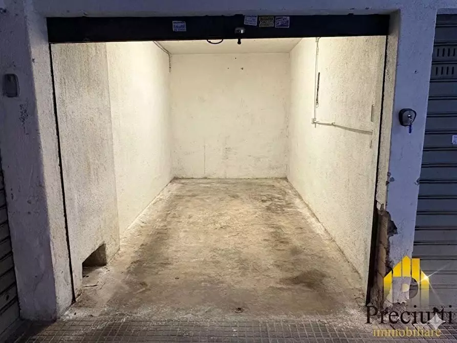 Immagine 9 di Box auto in vendita  in VIA CAMILLO SERAFINI 61 a Roma