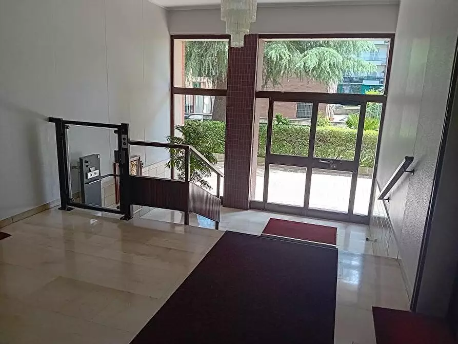 Immagine 18 di Appartamento in vendita  in via Gaetano Salvemni  5 a Milano